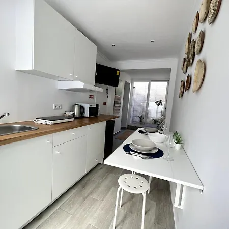 Xl & Xl Apartment *