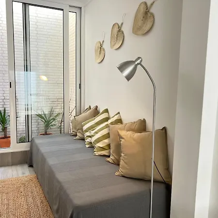Xl & Xl Apartment
